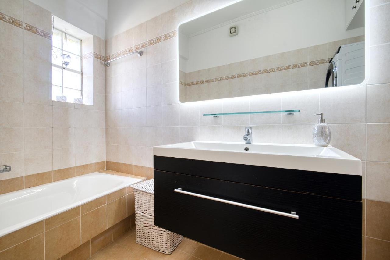 Sea & Mountain Apartment Close To Port And City Lávrion Zewnętrze zdjęcie