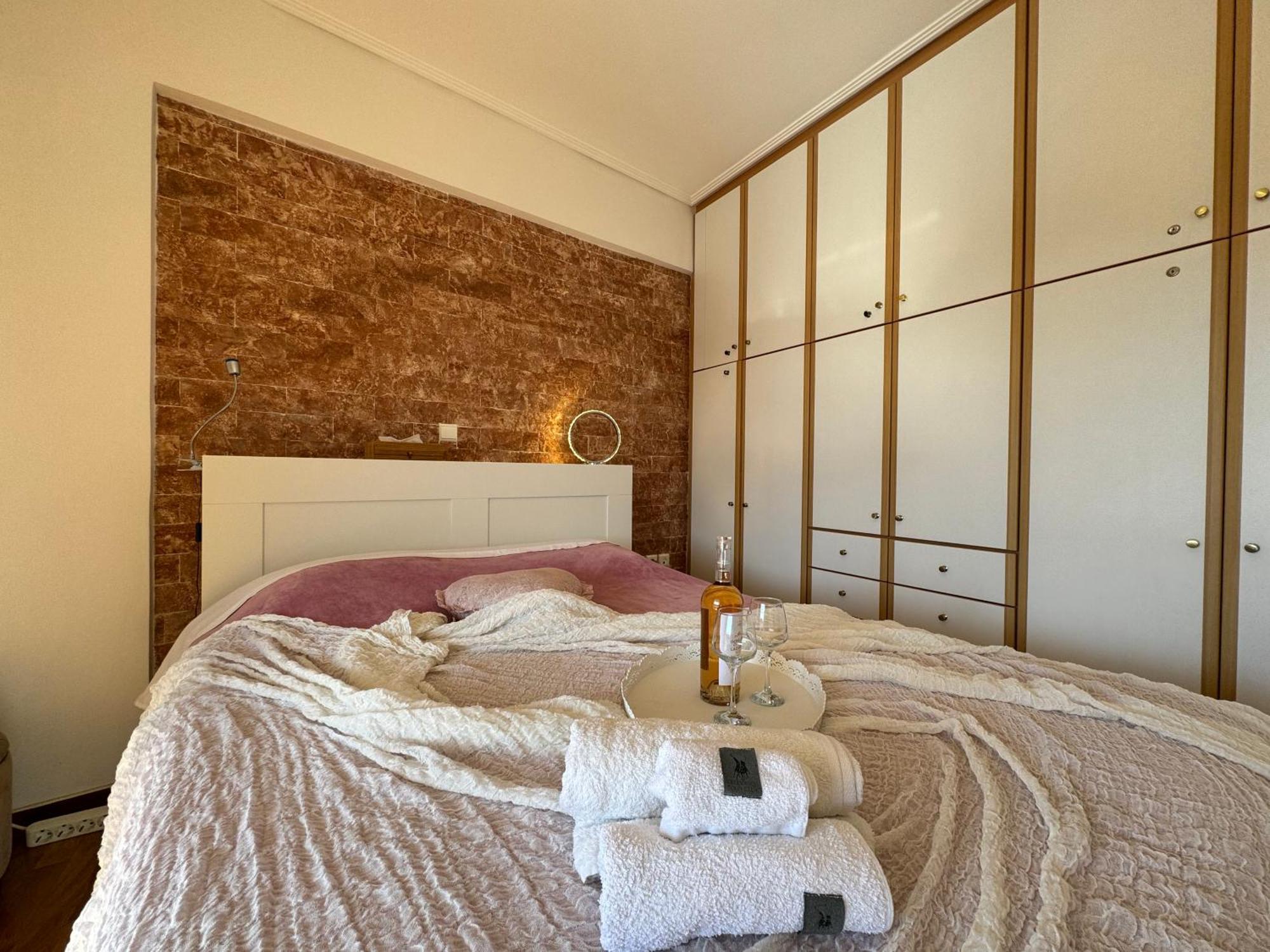 Sea & Mountain Apartment Close To Port And City Lávrion Zewnętrze zdjęcie