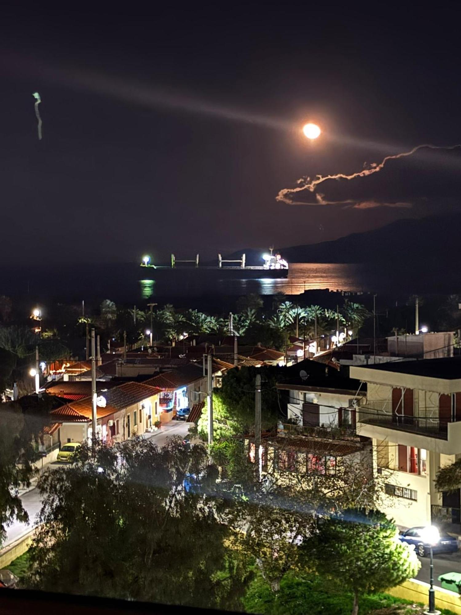 Sea & Mountain Apartment Close To Port And City Lávrion Zewnętrze zdjęcie