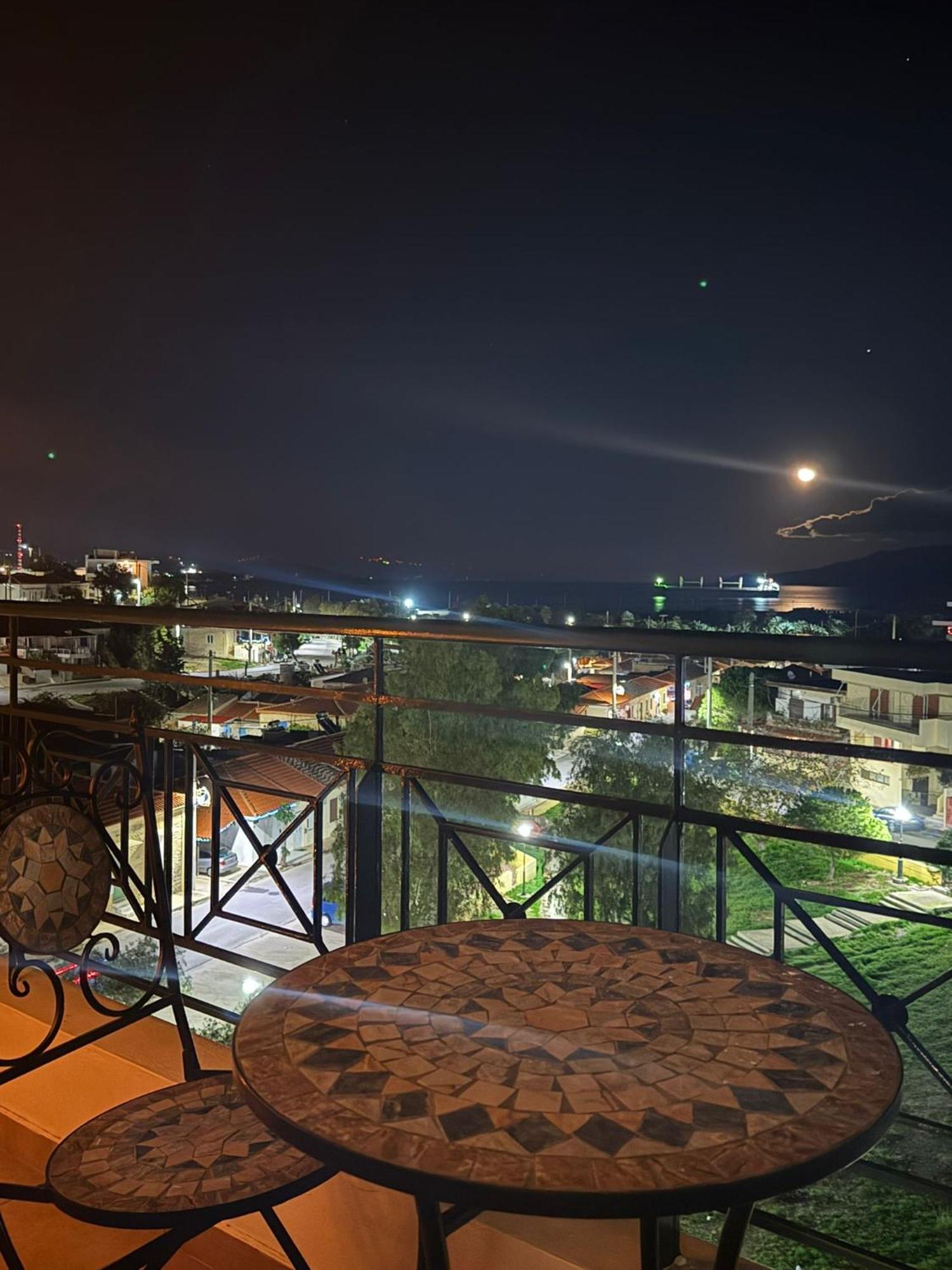 Sea & Mountain Apartment Close To Port And City Lávrion Zewnętrze zdjęcie